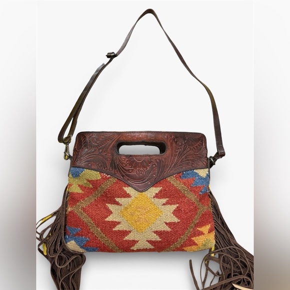 Ariat Handbags - ARIAT Brynlee Conceal Carry Multicolor Aztec Handbag Shoulder Bag retail $180